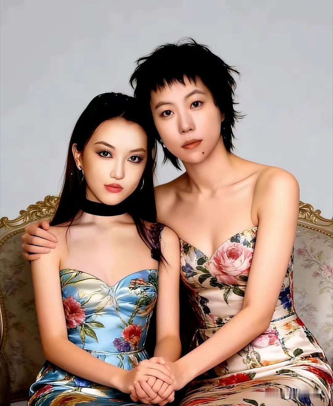 俩闺女一个像爸颜值拉满，一个像妈才华藏不住，老天爷这碗水看似端平，实则全是暗涌，