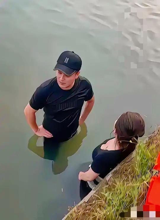 真让人哭笑不得！女子跳河被好心人救起，竟赖在水里不肯上岸，还逼着救她的大哥娶她，