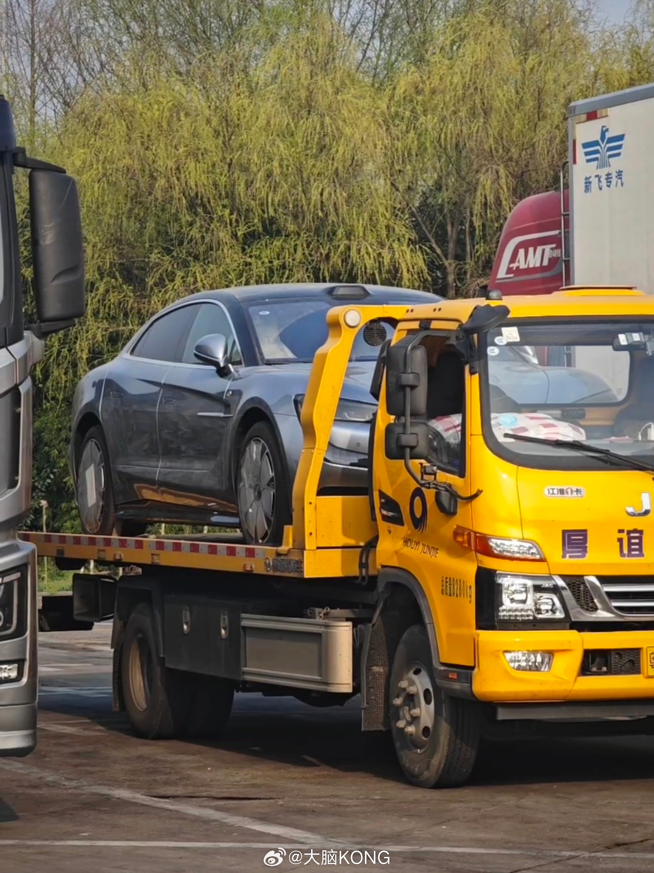 路遇仰望U7。三电技术，机械层面以及造型原创度都很强。仰望u7