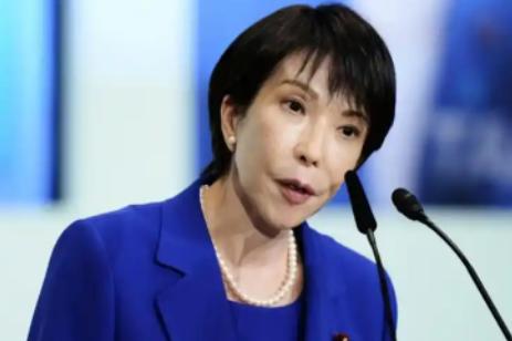 堂堂日本首相，特意用日俄双语发推抗议，还放话必须拆掉一座远在俄罗斯远东的纪念碑。