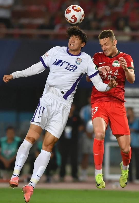 谢蒂内伤停，谁来补他的缺？四位人选各有特色，但我还是看好他！
第一位：季胜攀。他