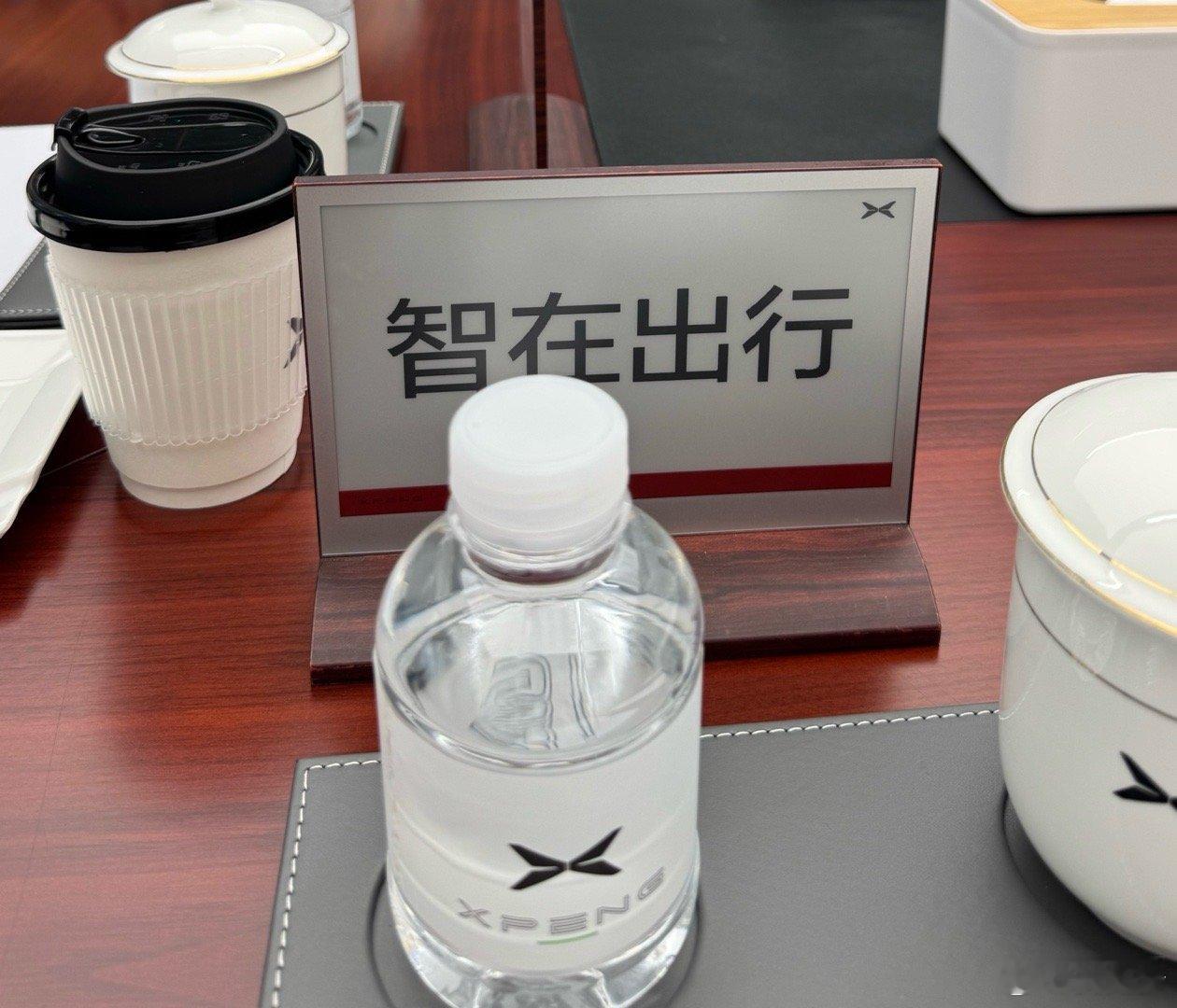 本以为出来后会有一段时间可以给我俩 沉淀沉淀，做点想做的内容在账号结果最近全是各