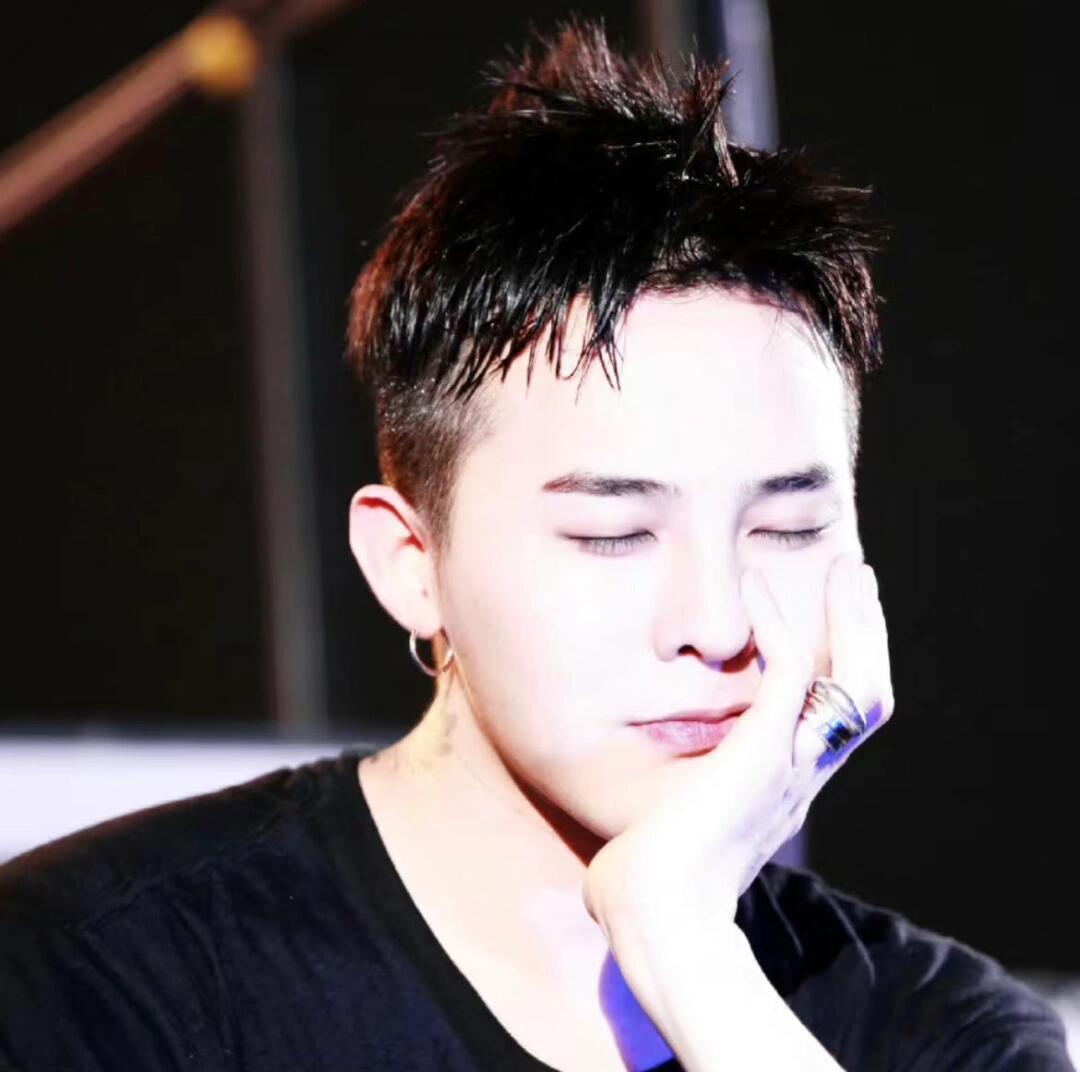 𝙒𝙚𝘾𝙝𝙖𝙩｜权志龙Wechat｜男生头像｜GD｜明星头像｜氛围感男