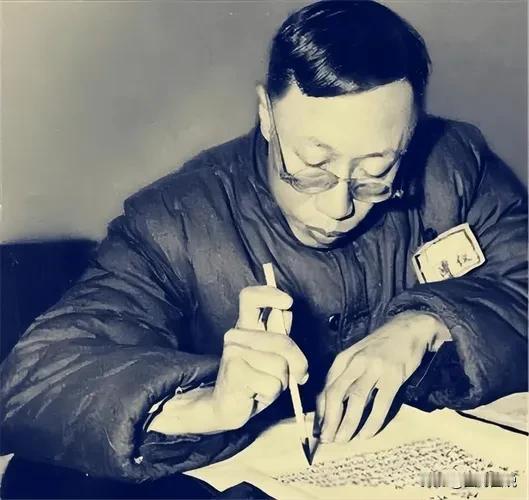 曾经的“皇上”在参观南京总统府时，心里话脱口而出，没想到竟引来同行人员狂笑不止。