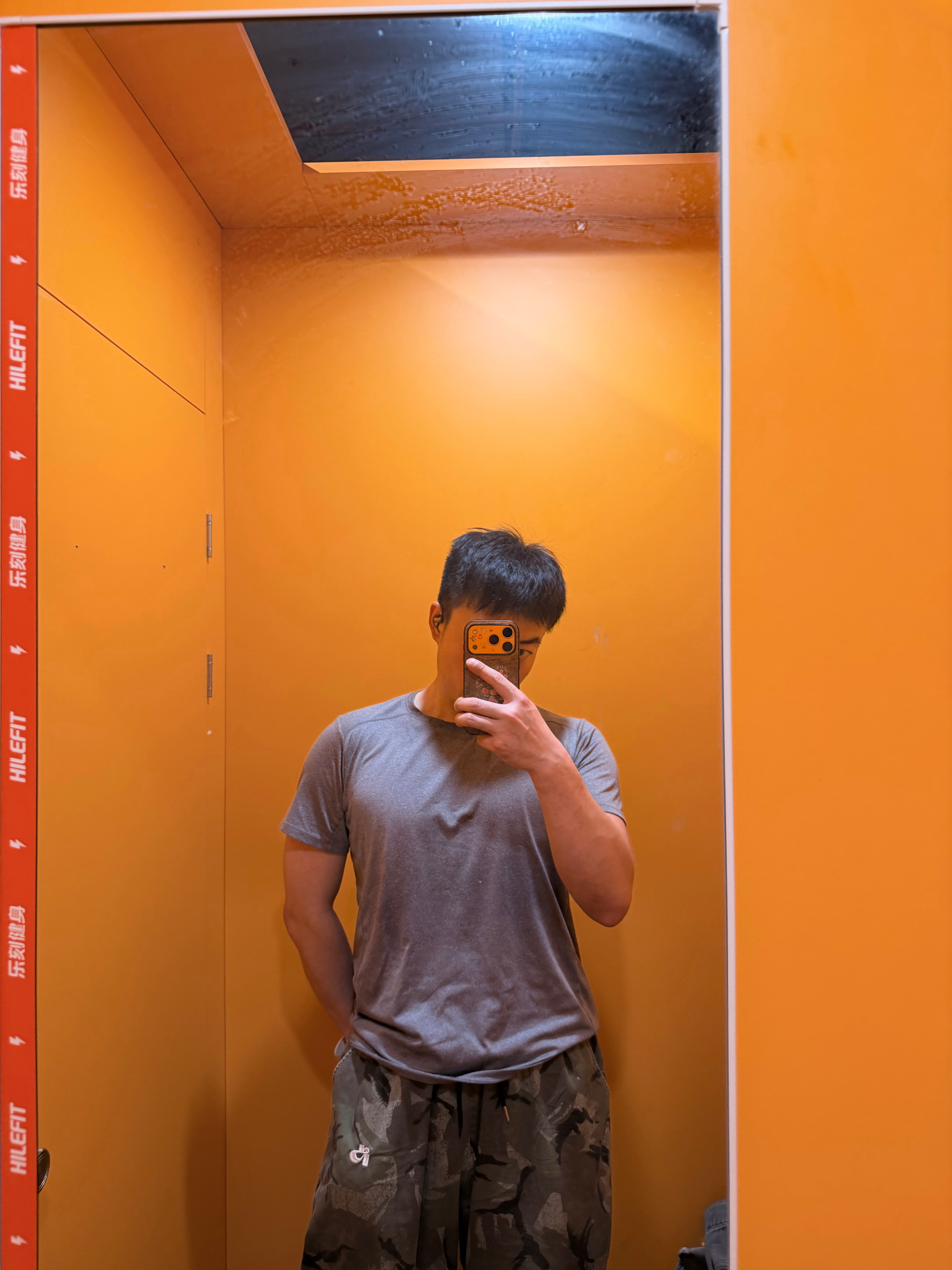 星巴克新出的这个高蛋白拿铁据说一杯有 20g 蛋白质可以不用喝蛋白粉了而且 0 