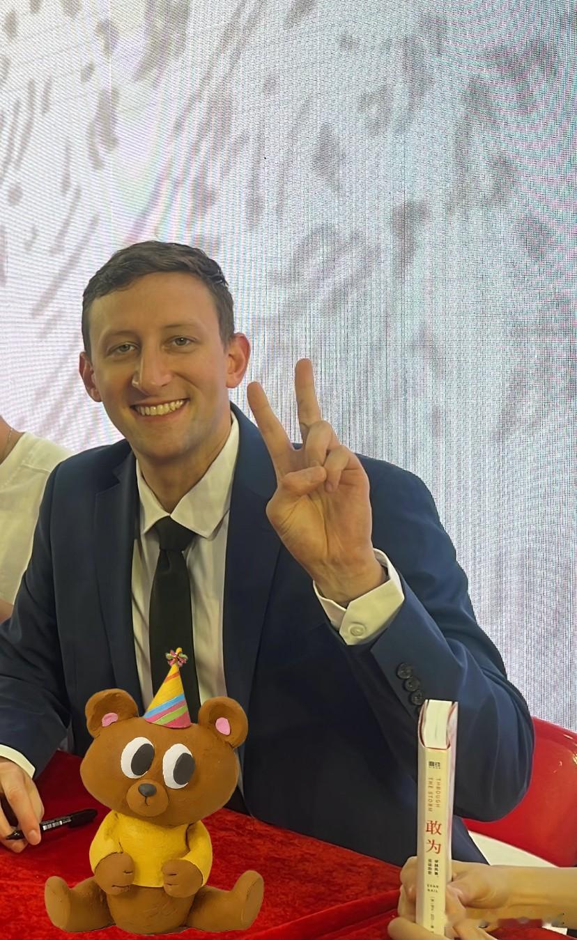 在好奇心驱使下

查了一下埃文・凯尔现状

不查不知道，一查真吓一跳！

埃文・