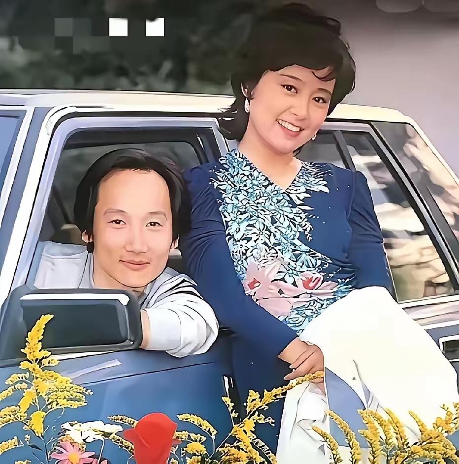人生有得有失，60后的梦中情人张瑜当年与张建亚分手去美国， 如今69岁孤身一人万