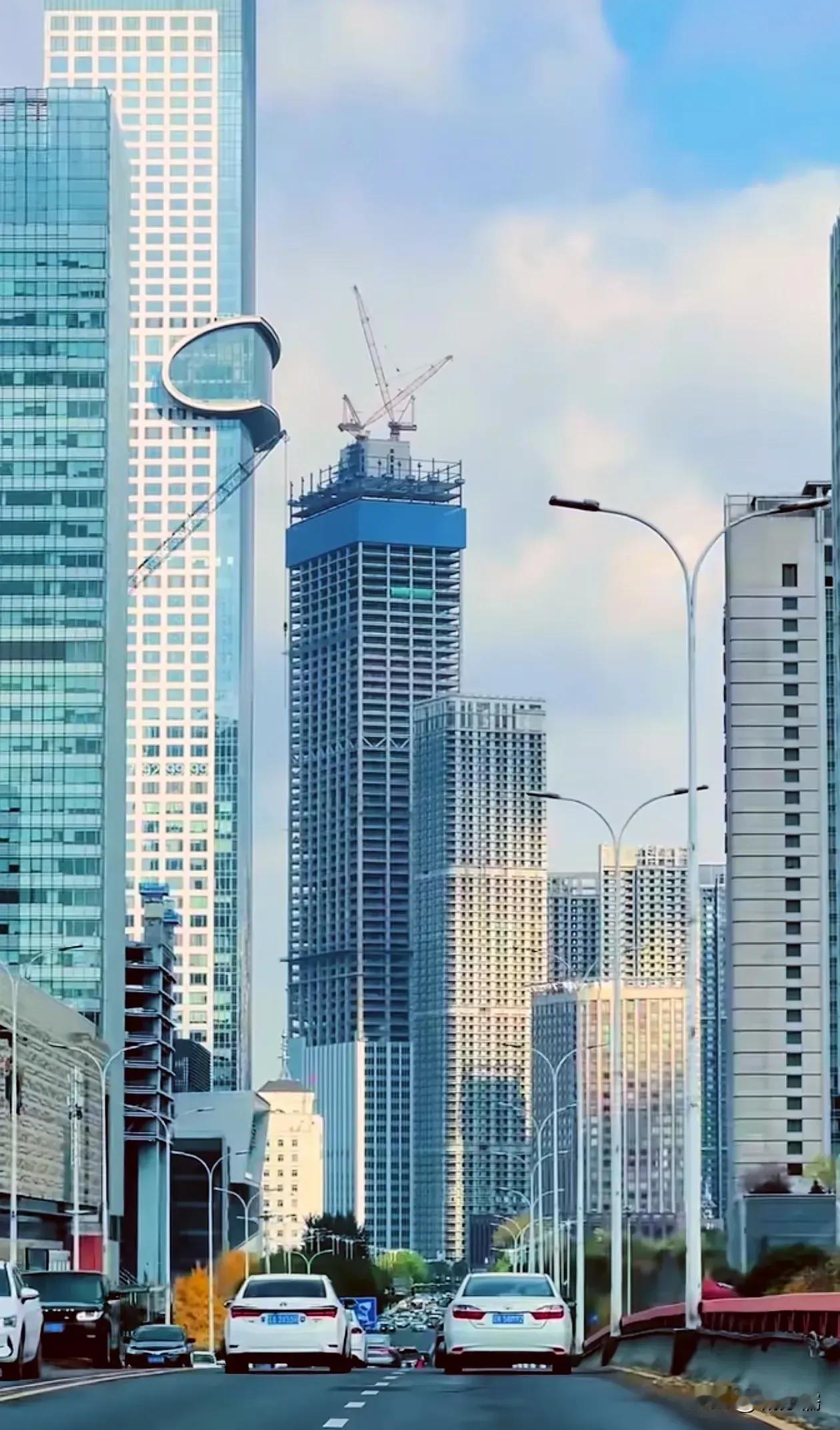 沈阳，作为辽宁省的省会城市，其城市建设和经济发展一直备受关注。尽管沈阳的GDP未
