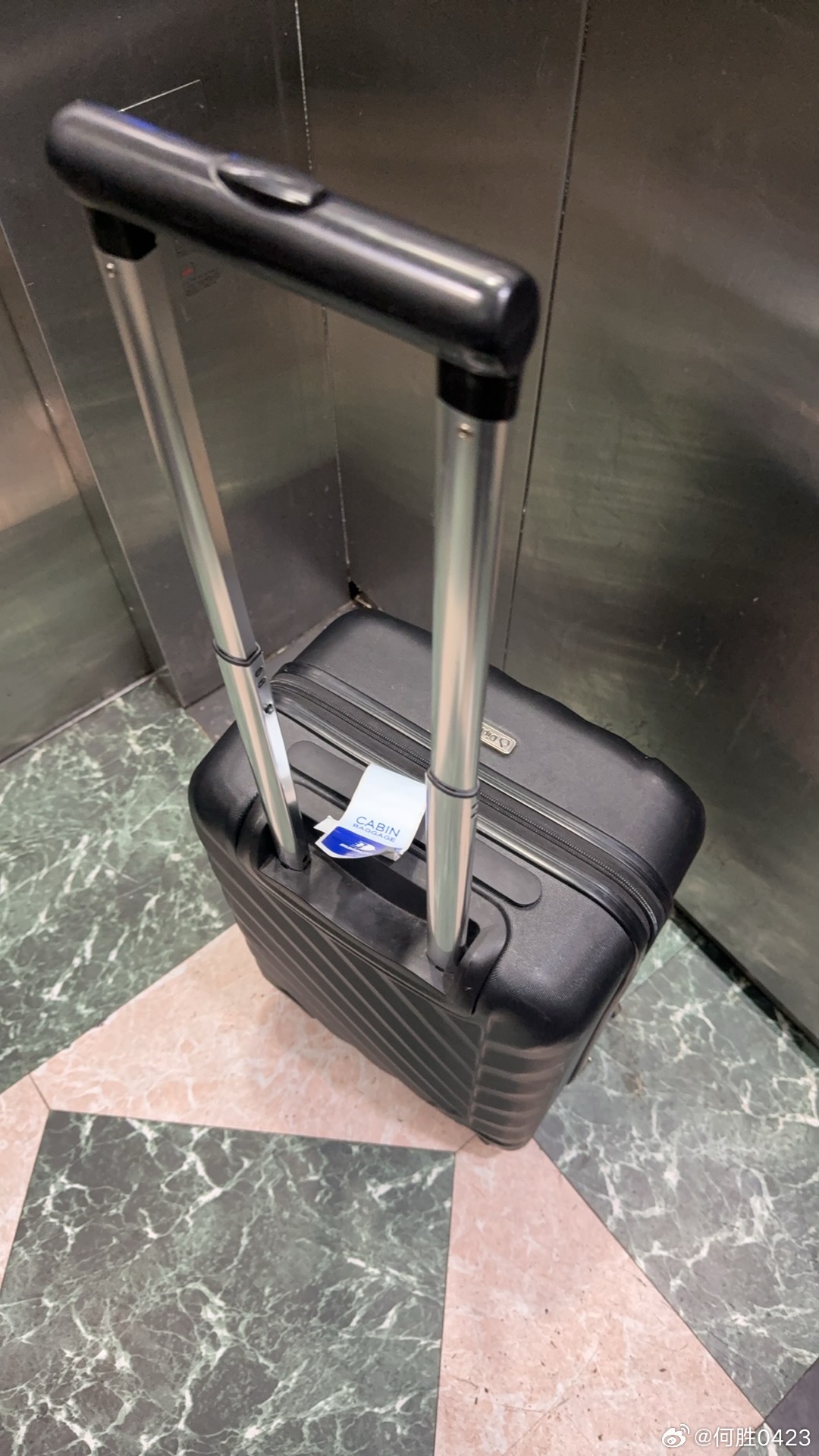 终于到家了，睡3个小时起来送女儿上学