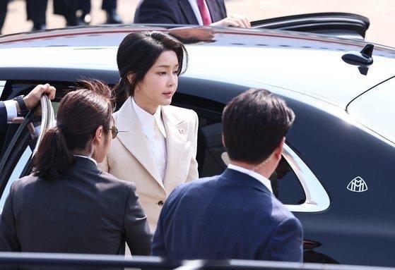 韩国媒体《朝鲜日报》7月21日报道，首尔中央地方检察厅20日传唤涉嫌违反《反贪污