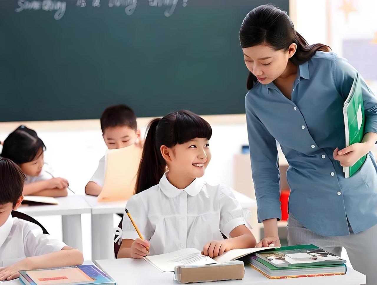 重点班存在资源分配不均的问题，学校常将优质师资和资源集中于此，普通班学生则难以获