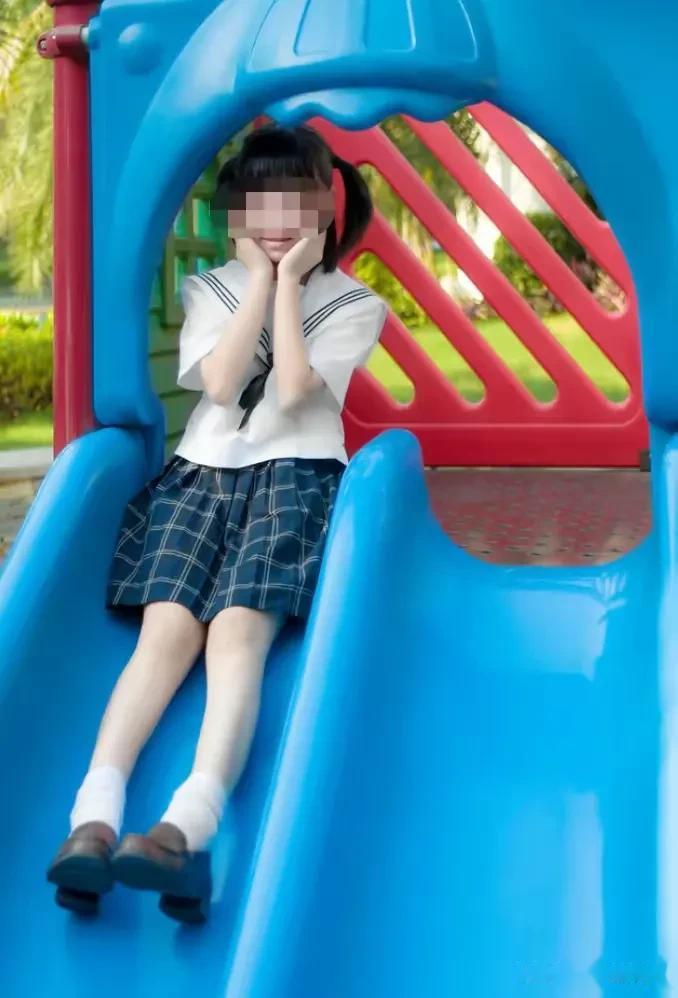 5名初中男生在校期间，强行将12岁的女校友带回宿舍，并与其发生性关系。这件事引起