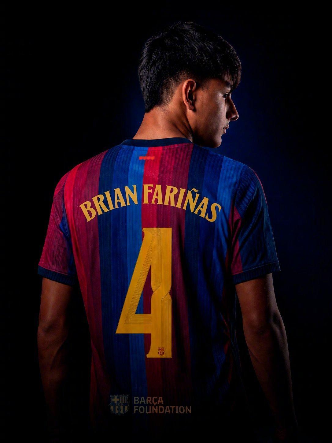 官方：布莱恩·法里尼亚斯正式升入一线队，本赛季将身披4号球衣。[fcb] ​​​