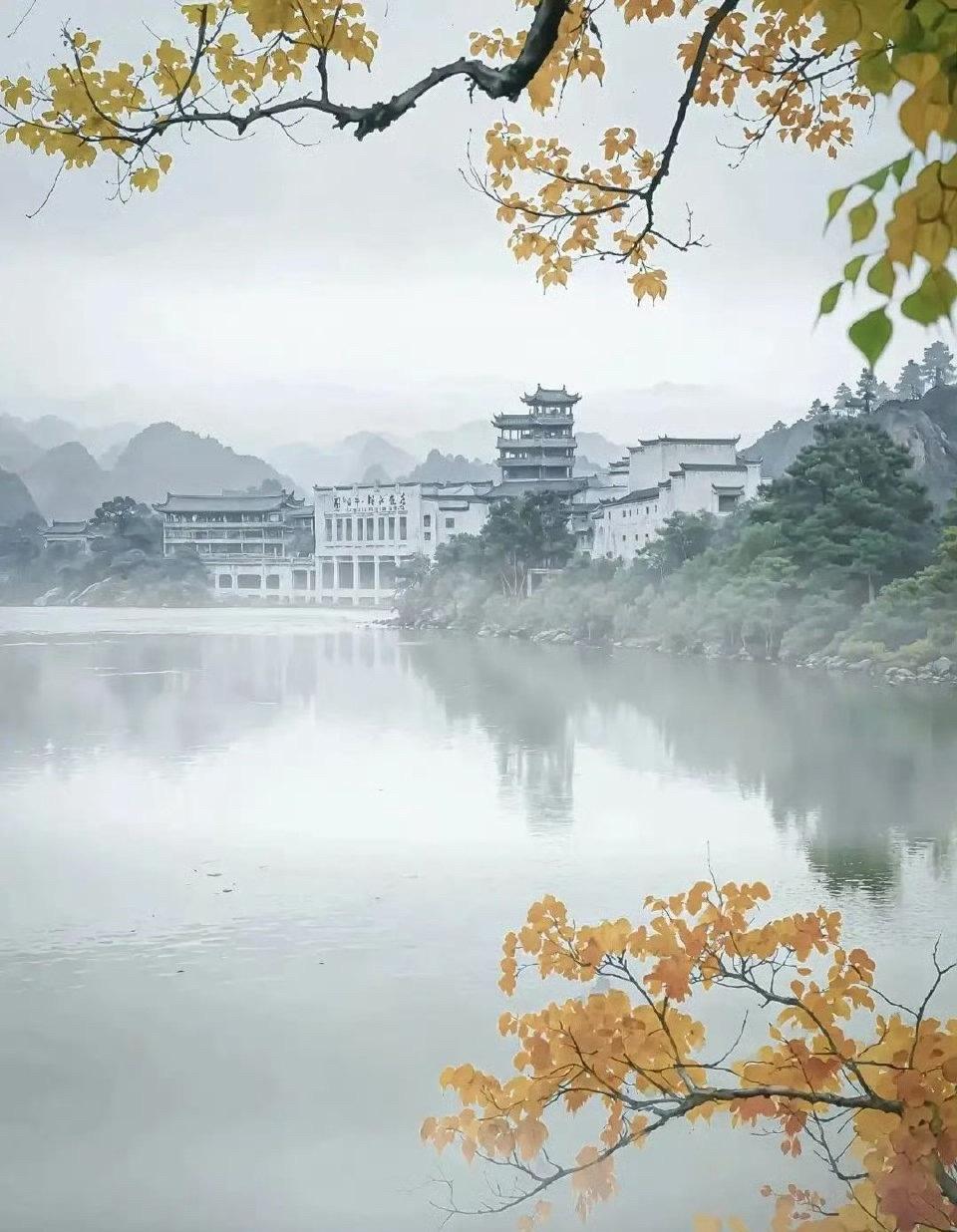 真是有意思，摄影大赛一等奖作品居然被指AI生成，最近福建省旅游发展集团公司搞了个