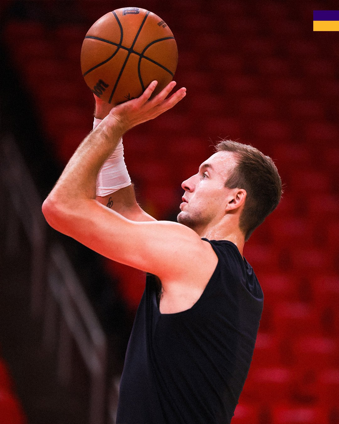 首节结束，湖人21-26火箭，暂时落后5分比起比分，我更关心肯纳德的伤势伤病退退