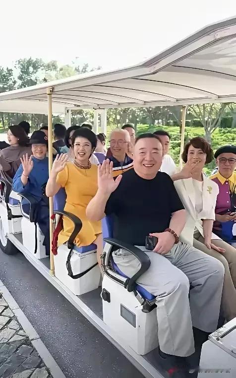 尤其是少儿频道的主持，真是不用看脸，听声音就知道是谁。