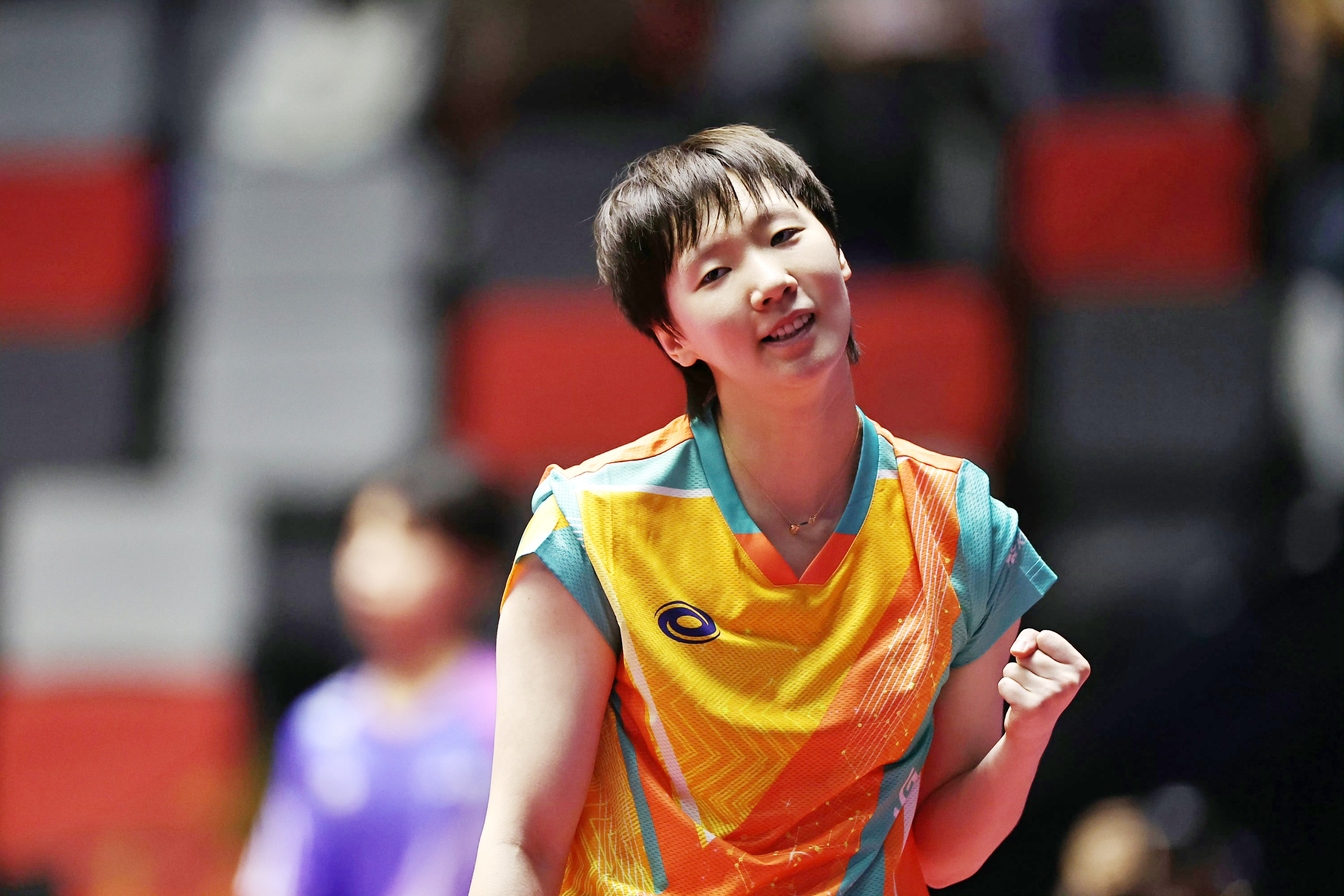 画面有点暗，调亮一些 