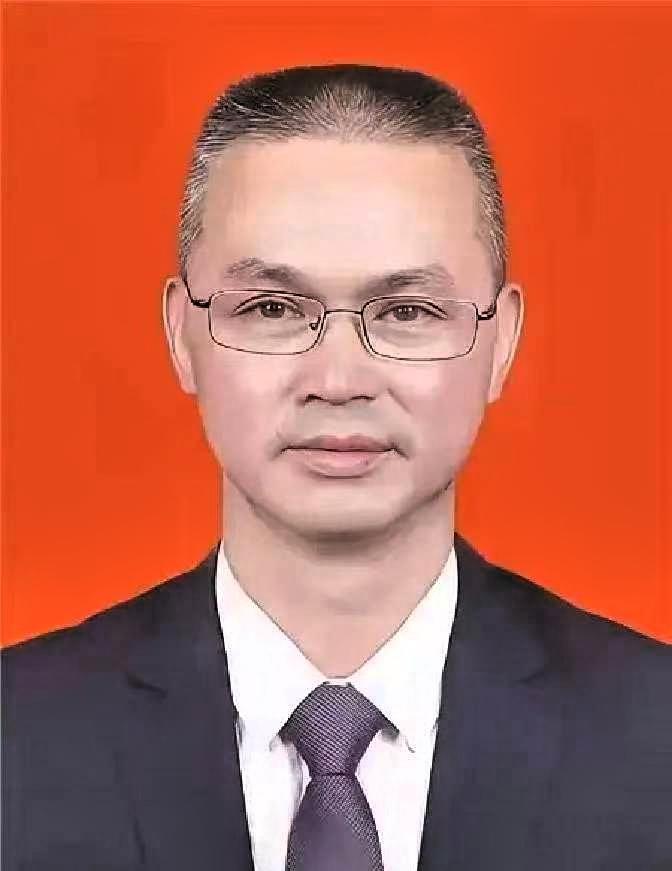 1997年，19岁战士为救人而牺牲，父母几度昏厥，可谁料20年后，战士母亲病逝，