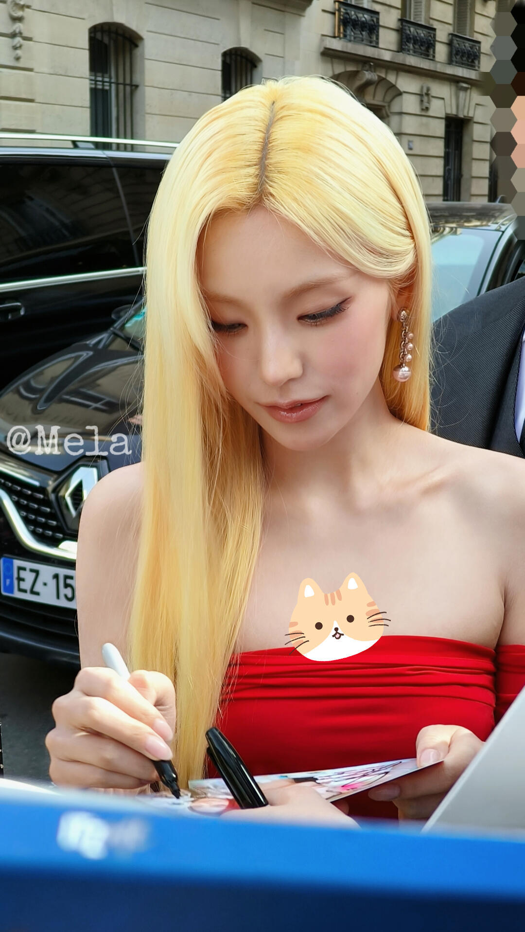 巴黎时装周黄礼志 巴黎时装周【黄礼志】脸比瓶盖紧。（均生图，cr logo） 