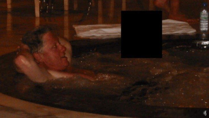 凤凰新闻【特朗普回应克林顿大尺度照被公布：我很喜欢他，但这正是民主党所要求的】美