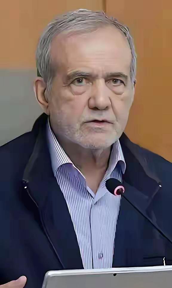 伊朗传来新消息，
伊朗为霍尔木兹海峡通行设定三个条件
4月17日，伊朗通过塔斯尼