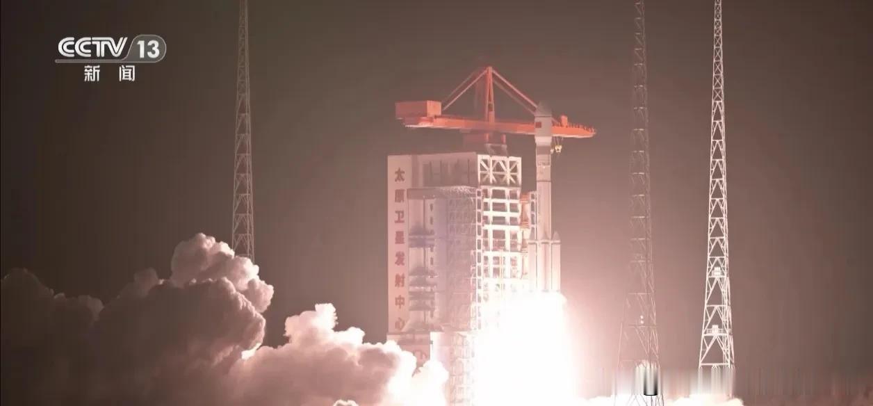 成功发射！天链三号01星搭起“太空天路”，中国航天再添“信号卫士”

发射速报：