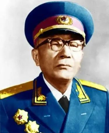 1952年，黄克诚的岳父贩卖鸦片，被判死刑，行刑前，黄克诚找到了负责此案的干部，