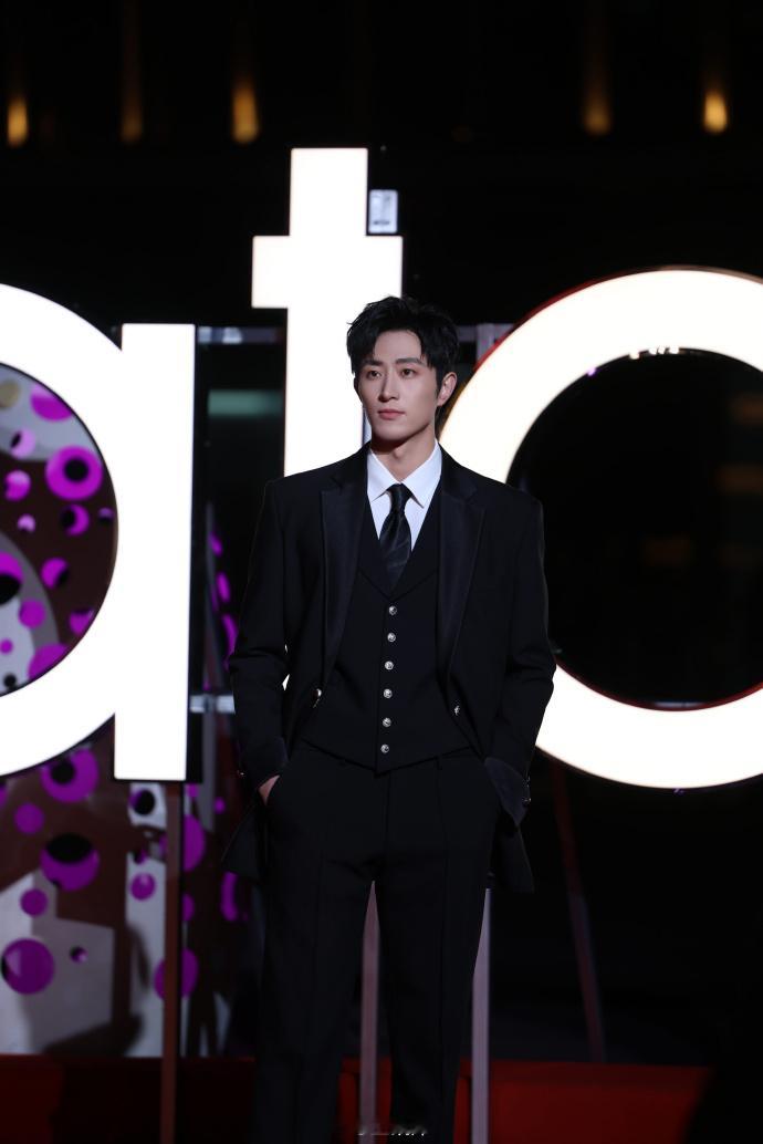 王凯沐羞涩得像第一次进入内娱 🆘，来感受一下王凯沐的魅力，真的会让人很心动，感