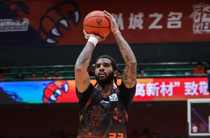 克里斯：我承认我在六次失误中犯的错误，我觉得那很痛