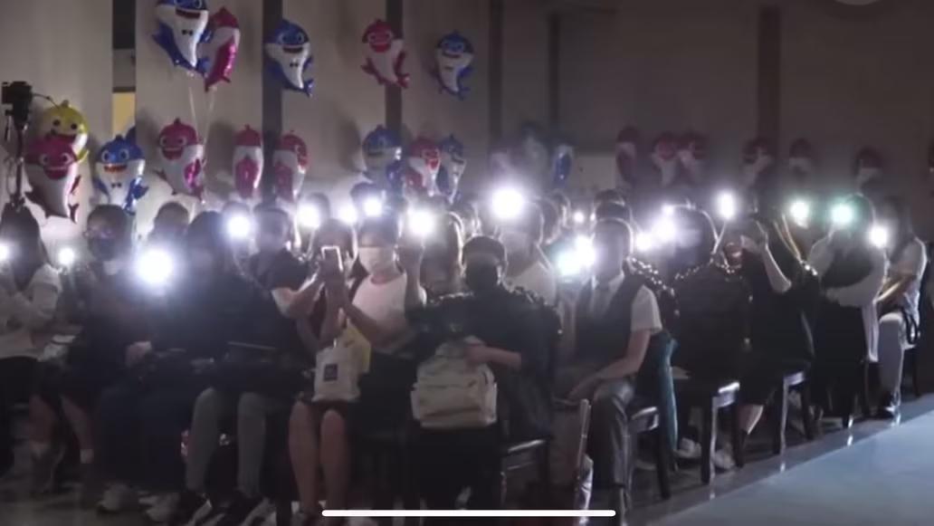 原来现场来了这么多人，

感谢孙总为自己爱徒的付出，

可以看到现场来的友人一人