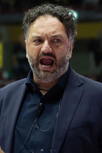 排球转会动态 2月3日，据意大利媒体报道，土耳其方面在传拉瓦里尼下赛季将接任巴博