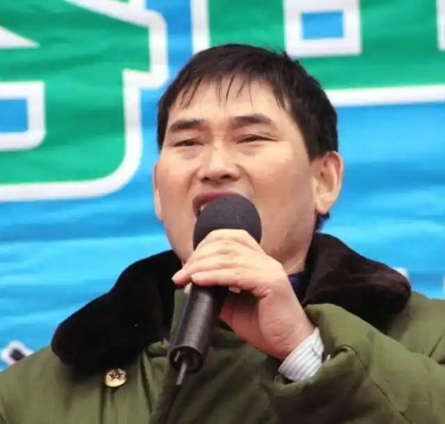 同样都是草根出身，为什么朱之文修路被骂，而王宝强回乡却备受欢迎？其实说白了就四个