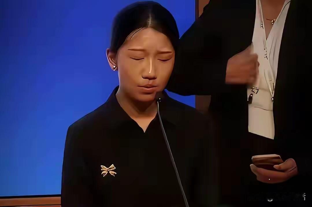 一个毫无公职背景的海外华人，站在以色列议会的讲台上，张口就是“代表全球华人忏悔”
