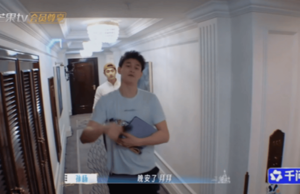 小狗点头 