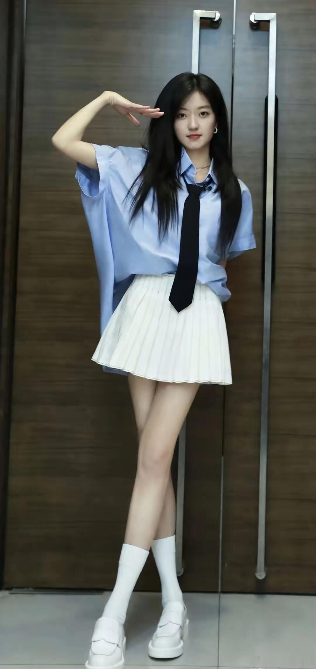 被孙千这满屏的大长腿折服了，地表最强172 ​​​