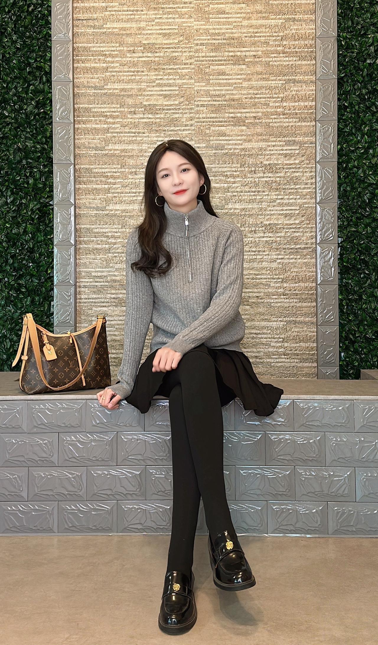 人一定要有翻篇的能力
如果不依不饶 就是画地为牢针织衫 毛衣