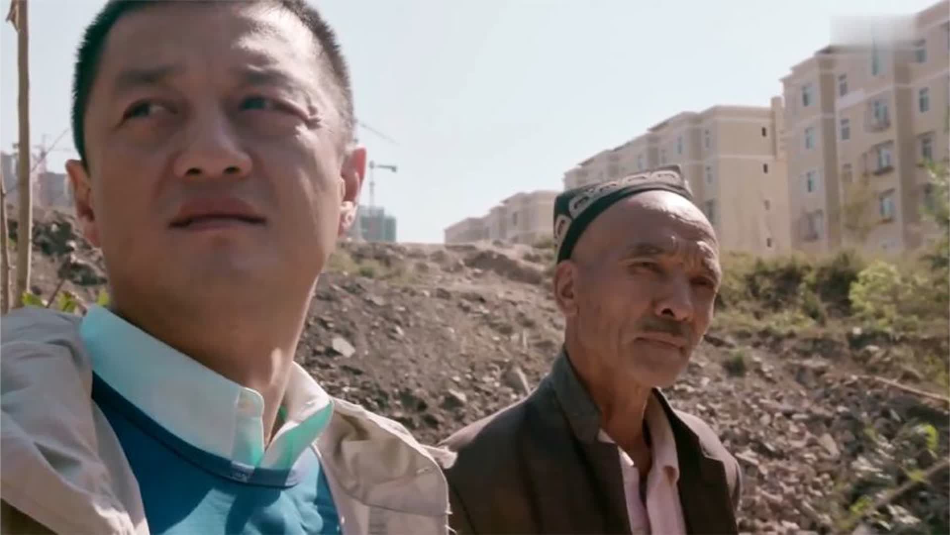 李亚鹏回新疆老家，忽然泪流满面，许久不讲维语，依旧流利