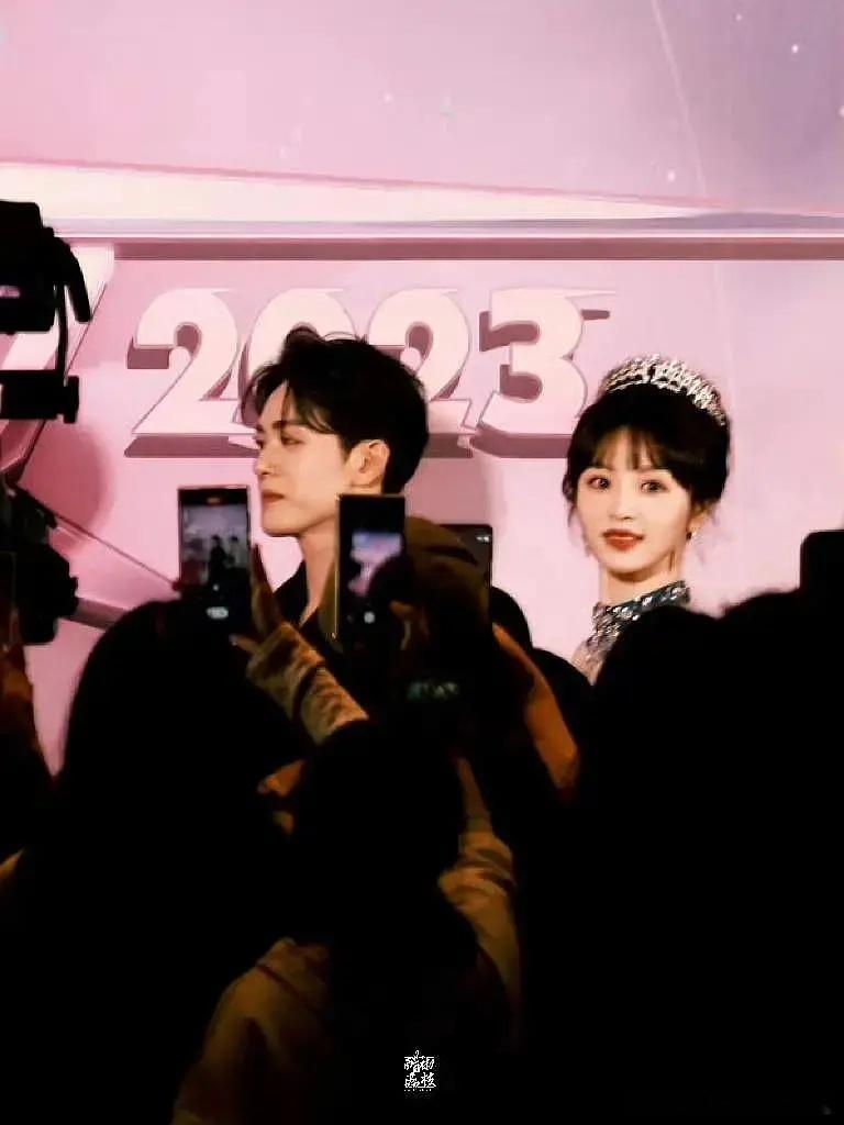 发一下这张，曾舜晞田曦薇～像动漫里走出的王子与公主，真情侣都没他俩配。[爱慕] 