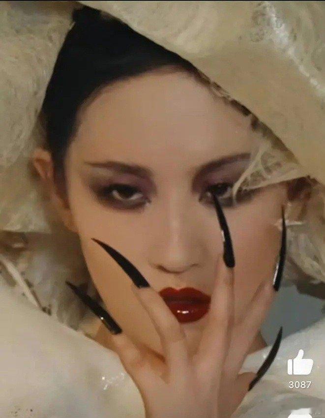 这家杂志真的不是害天仙吗[允悲] ​​​