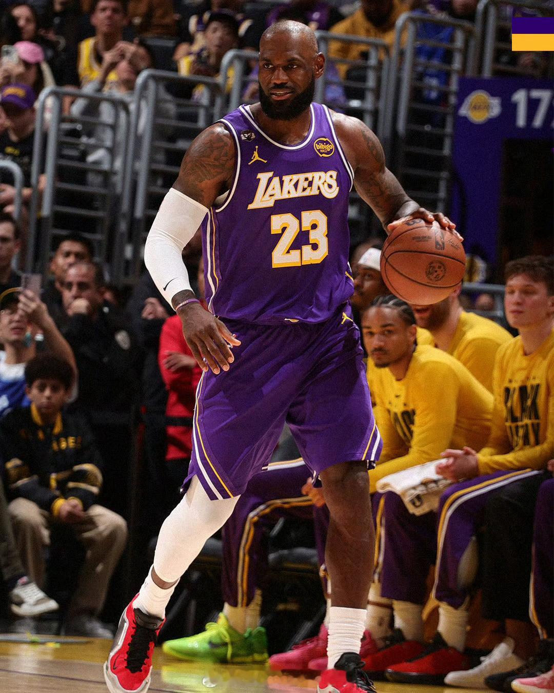 三双赢球，开心过大年独行侠vs湖人