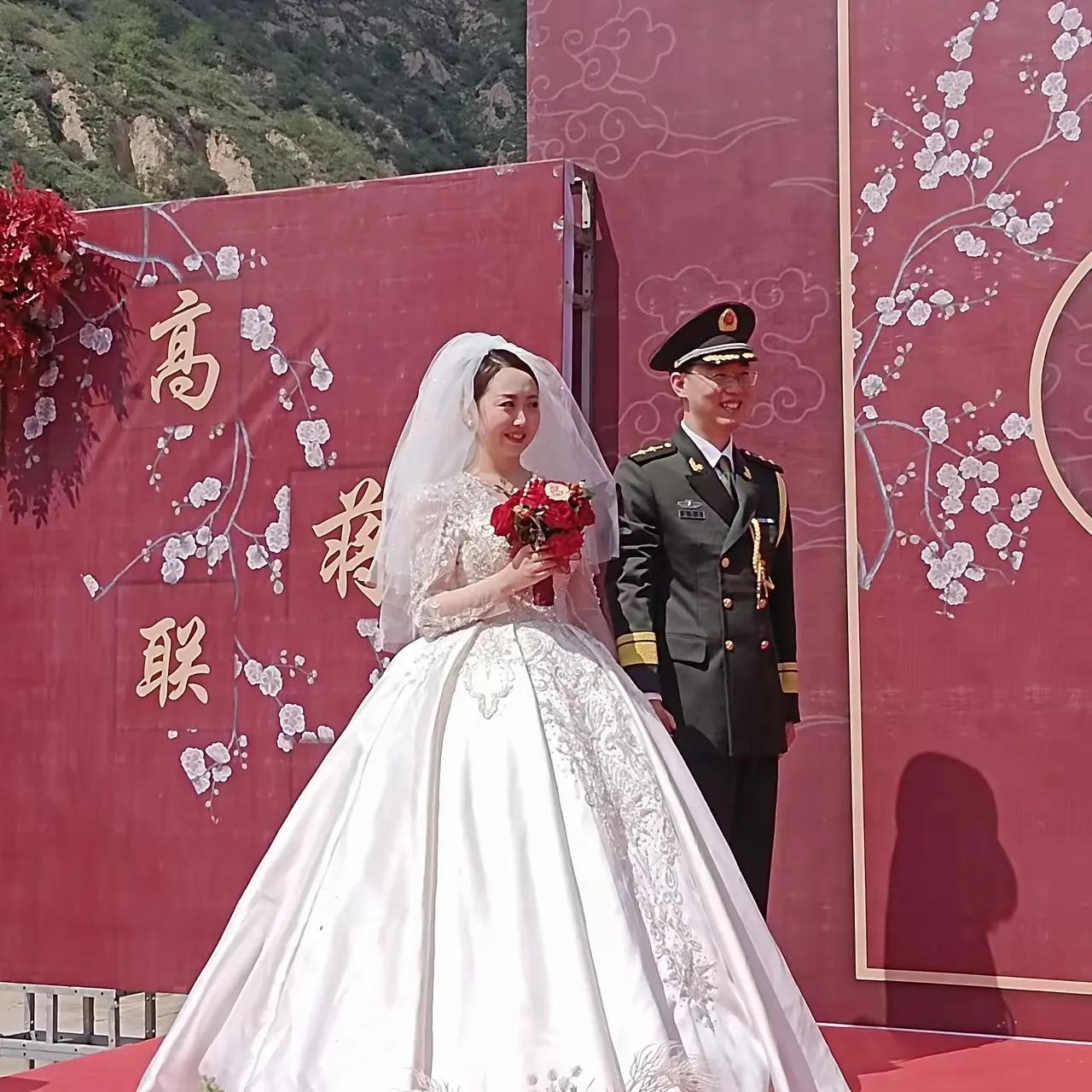 最近，湖南长沙有场婚礼刷爆了社交平台，看哭了好多人。新娘叫刘喜美，是2008年汶