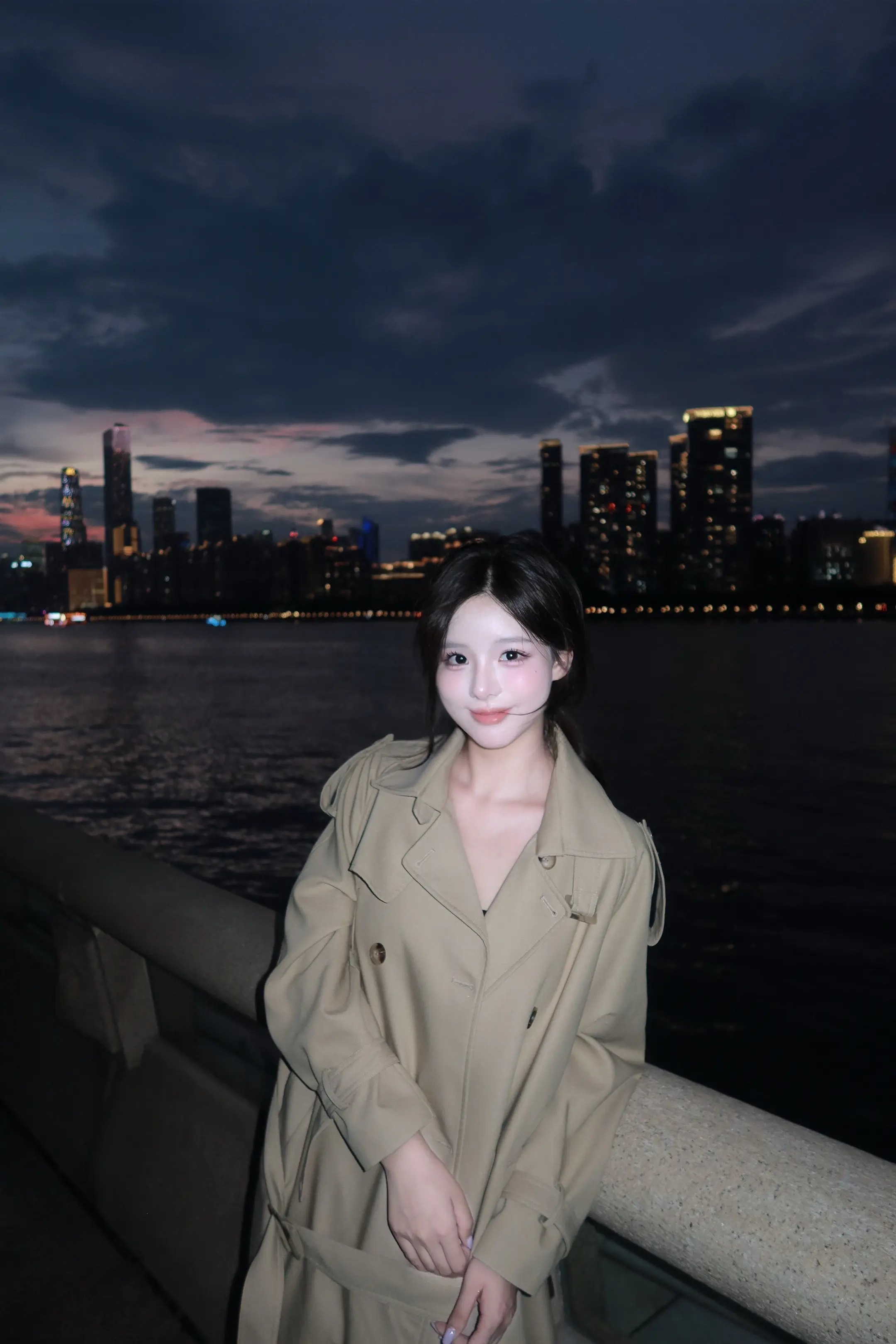 支持她 而不是支配她 做她的大地包容她 而不是做她的天笼罩她