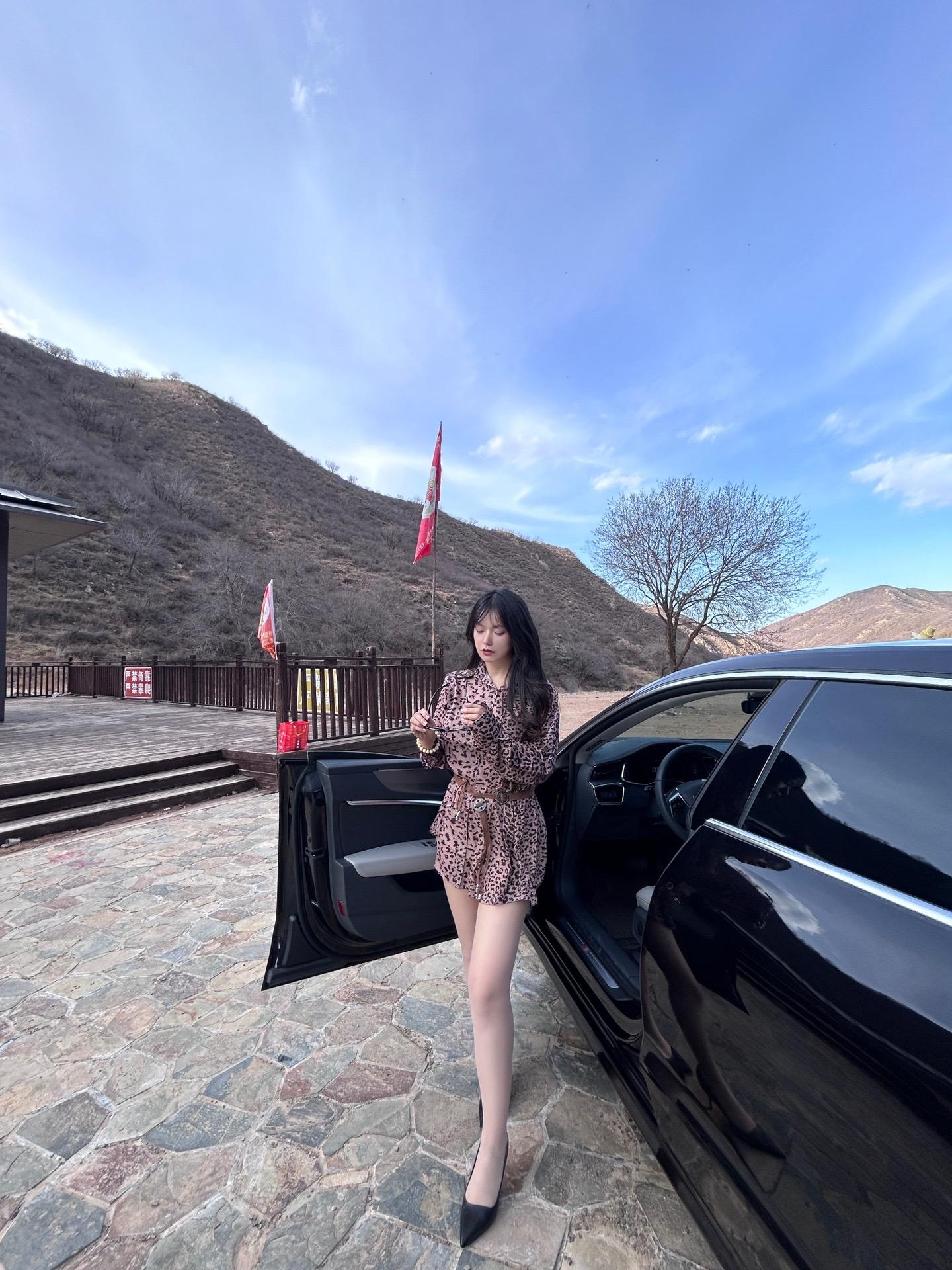 小时候比成绩，长大了比工资，现在还要比谁的车更帅