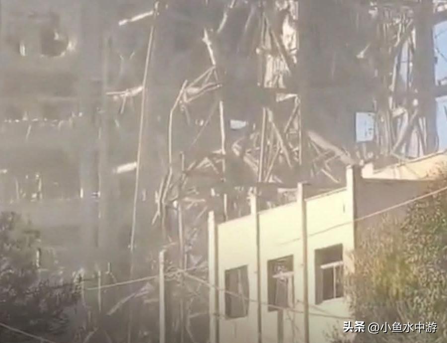 位于德黑兰以南库姆市的伊朗专家会议大楼据报遭空袭夷为平地。

伊朗专家会议负责遴