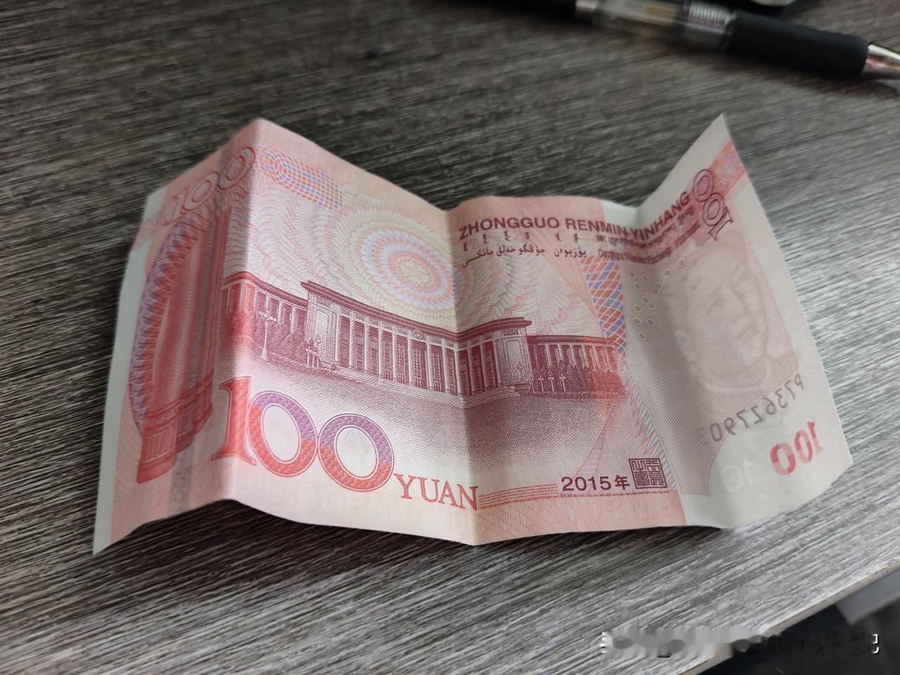 我认为AA制

我觉得这样大家都没有压力，朋友关系也更好相处长久……

吃饭的时