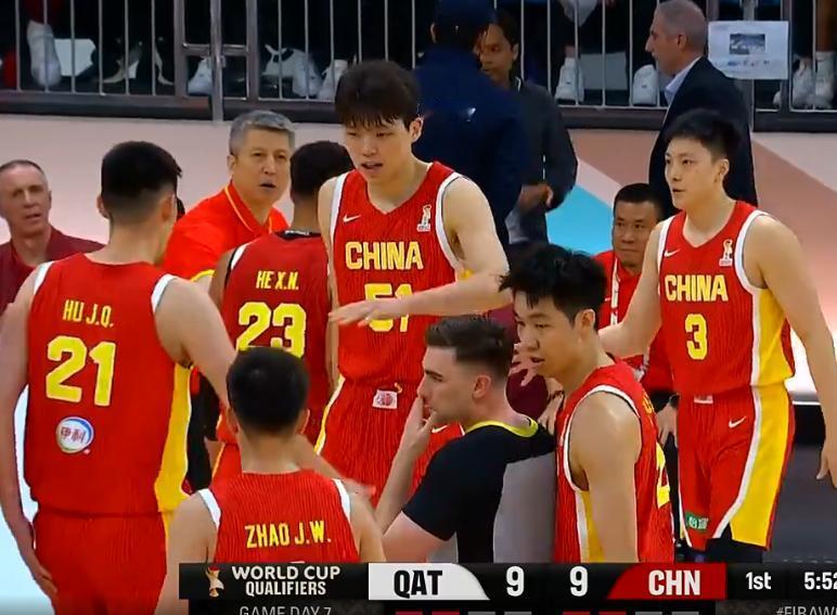 杨瀚森胡金秋各4分3板，中国男篮首节7人得分领先卡塔尔10分！北京时间2026年