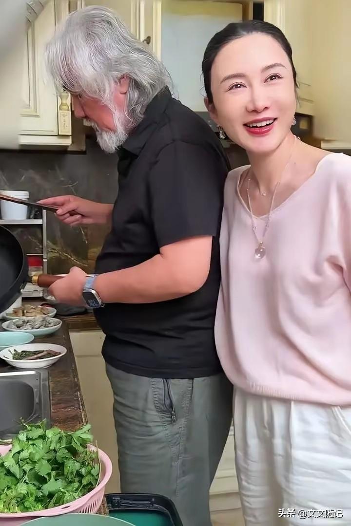 张纪中走后，他那小娇妻咋办？

说实话，刚看到这问题我差点笑喷。
人家纪中在家，