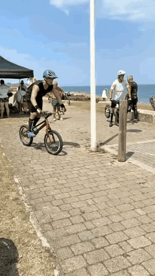 连成这样不仅仅需要过人的平衡天赋，更重要的是胆量～