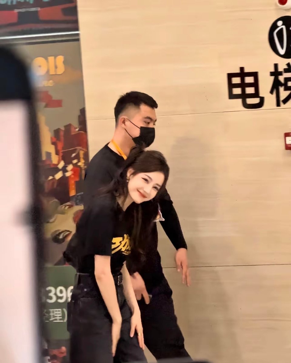 迪丽热巴钰珑 dlrb迪丽热巴功夫女足 