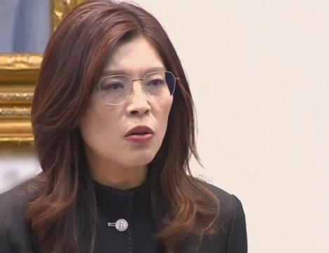 台湾国民党残余势力向日本政府捐款后不久，日本政府竟公然宣布恢复其当年侵华的邪恶旧